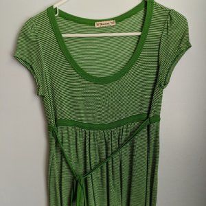🎉 Forever Medium (M) Green and White Long Shirt (3/$10)